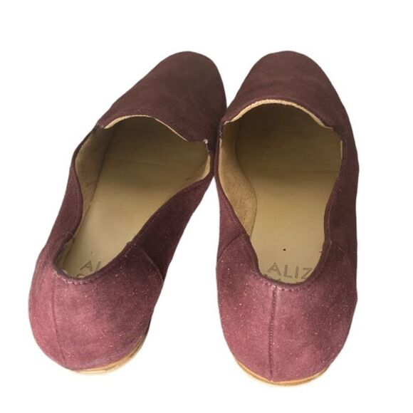 NATURALIZER burgundy flats // Wms 8 - Picture 2 of 3